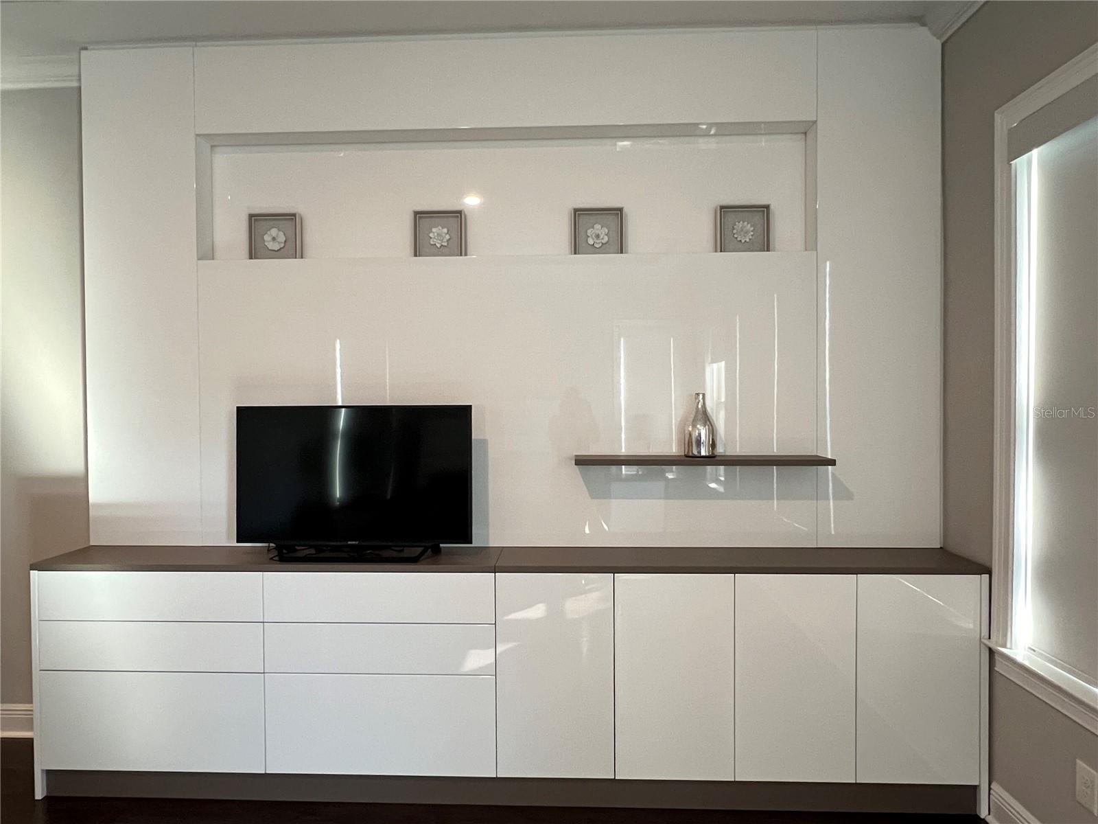 WATERSIDE/JOHNS LK-PH 1 - Residential