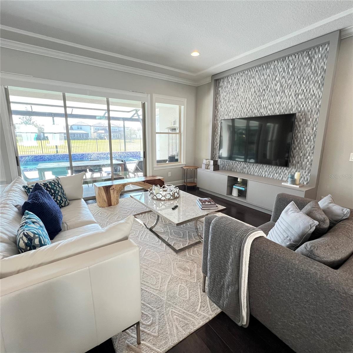 WATERSIDE/JOHNS LK-PH 1 - Residential