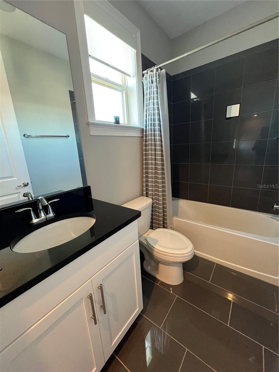 WATERSIDE/JOHNS LK-PH 1 - Residential