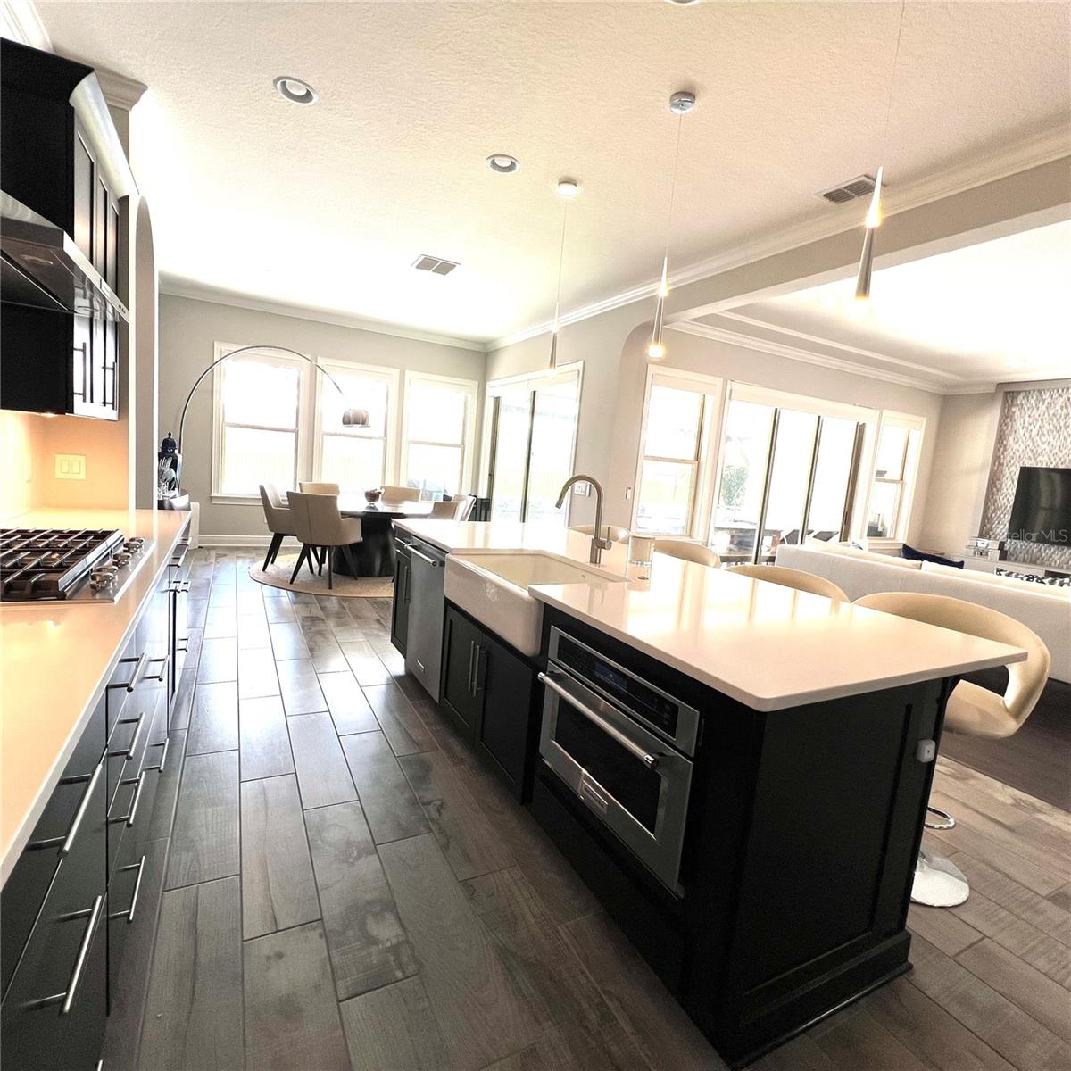 WATERSIDE/JOHNS LK-PH 1 - Residential