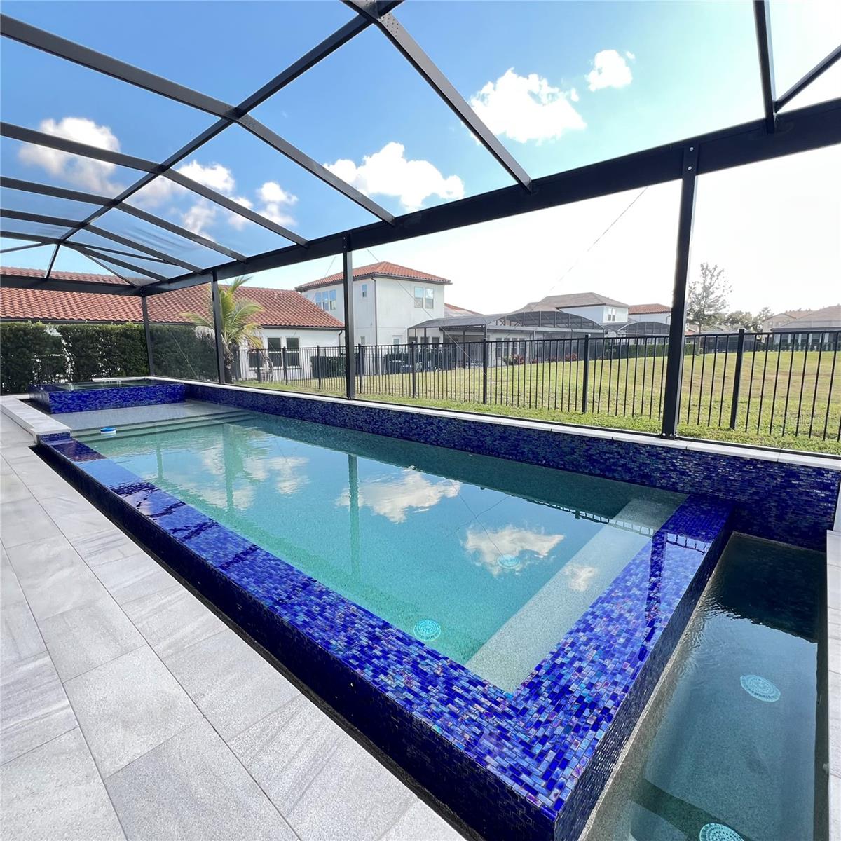 WATERSIDE/JOHNS LK-PH 1 - Residential