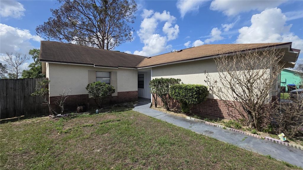 Photo of 126 Garden Cove Court, Orlando, FL 32835 (MLS # O6395511)