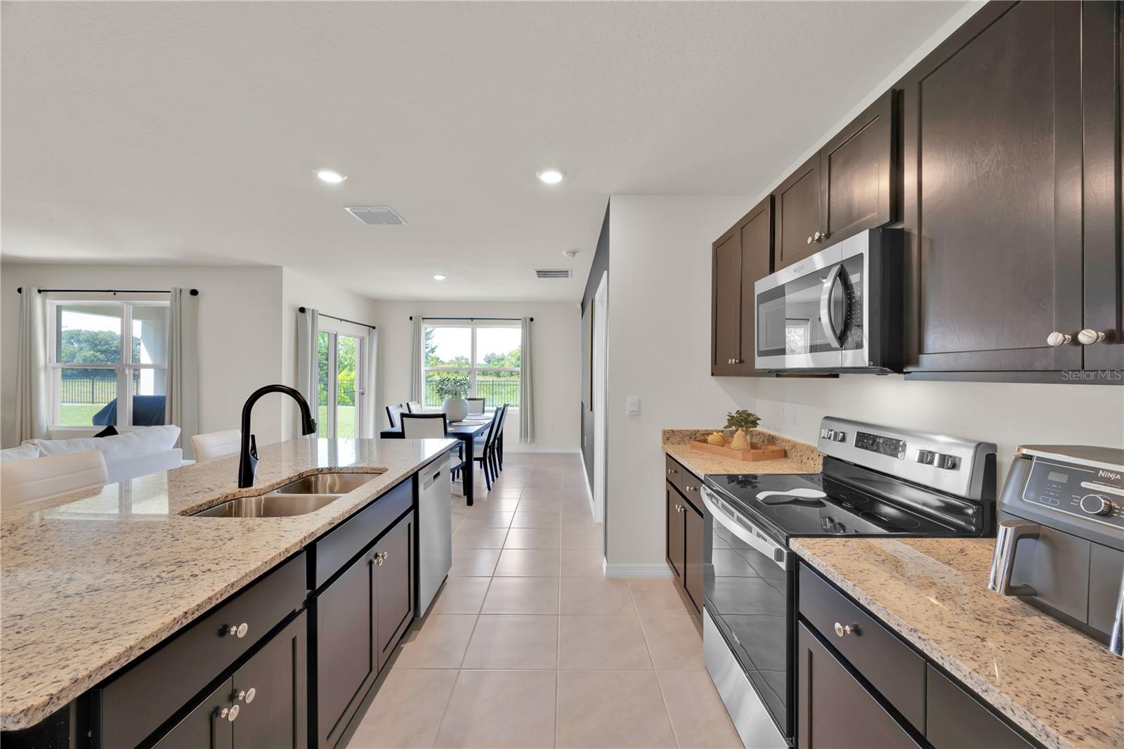 FOREST LAKE PH 2 - Residential Lease