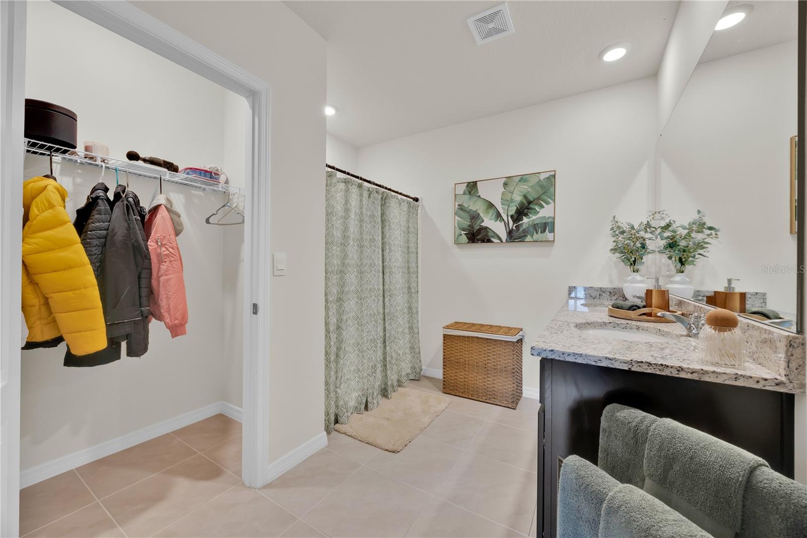 FOREST LAKE PH 2 - Residential Lease