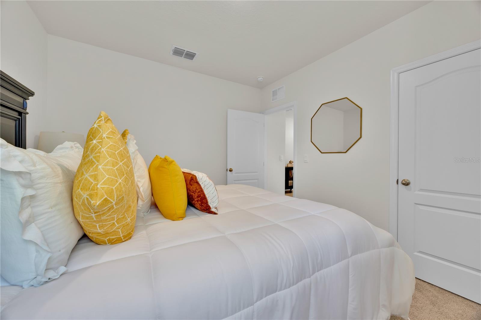 FOREST LAKE PH 2 - Residential Lease
