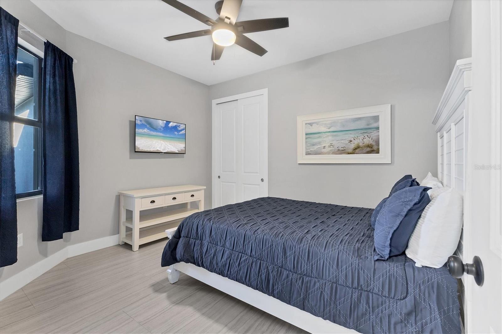 ROTONDA LAKES - Residential