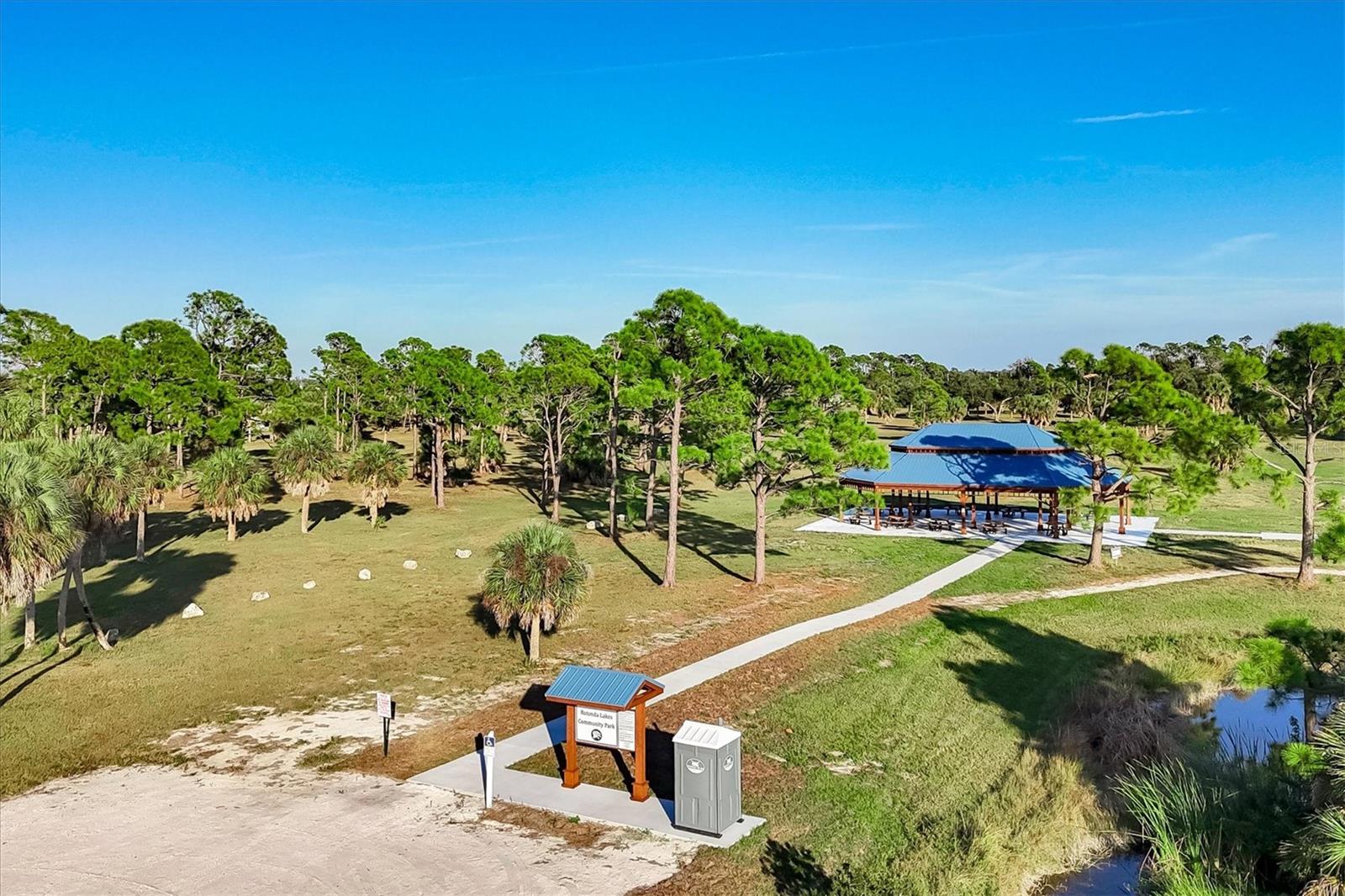 ROTONDA LAKES - Residential