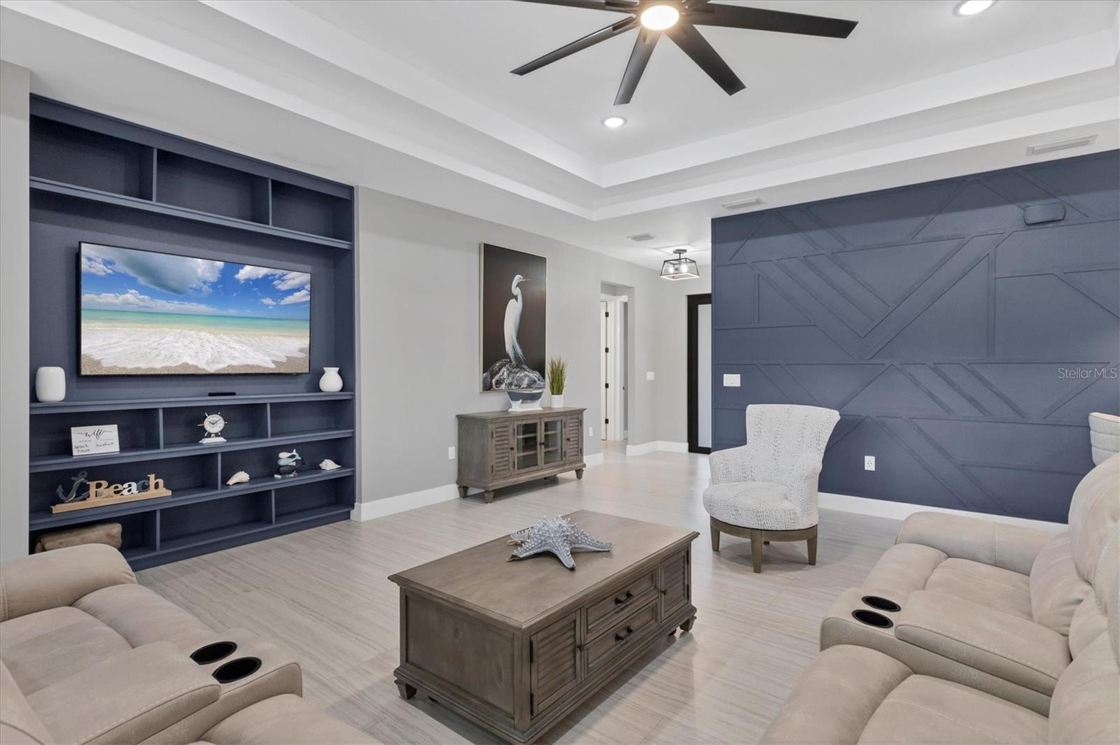 ROTONDA LAKES - Residential