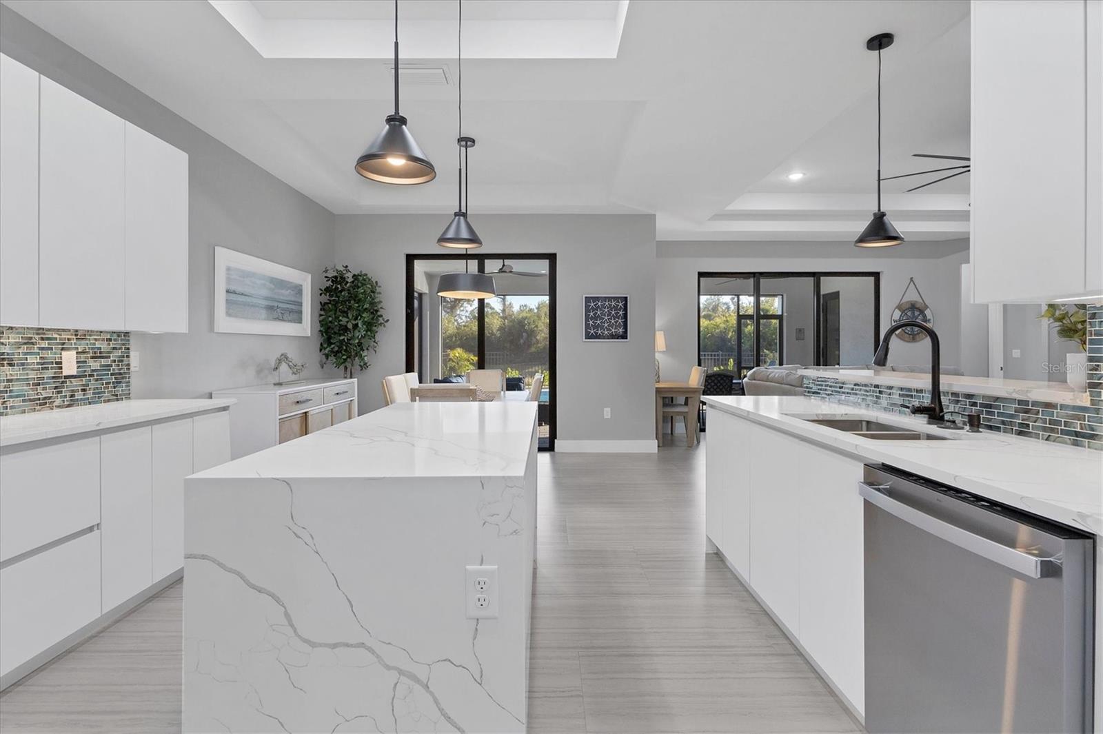 ROTONDA LAKES - Residential