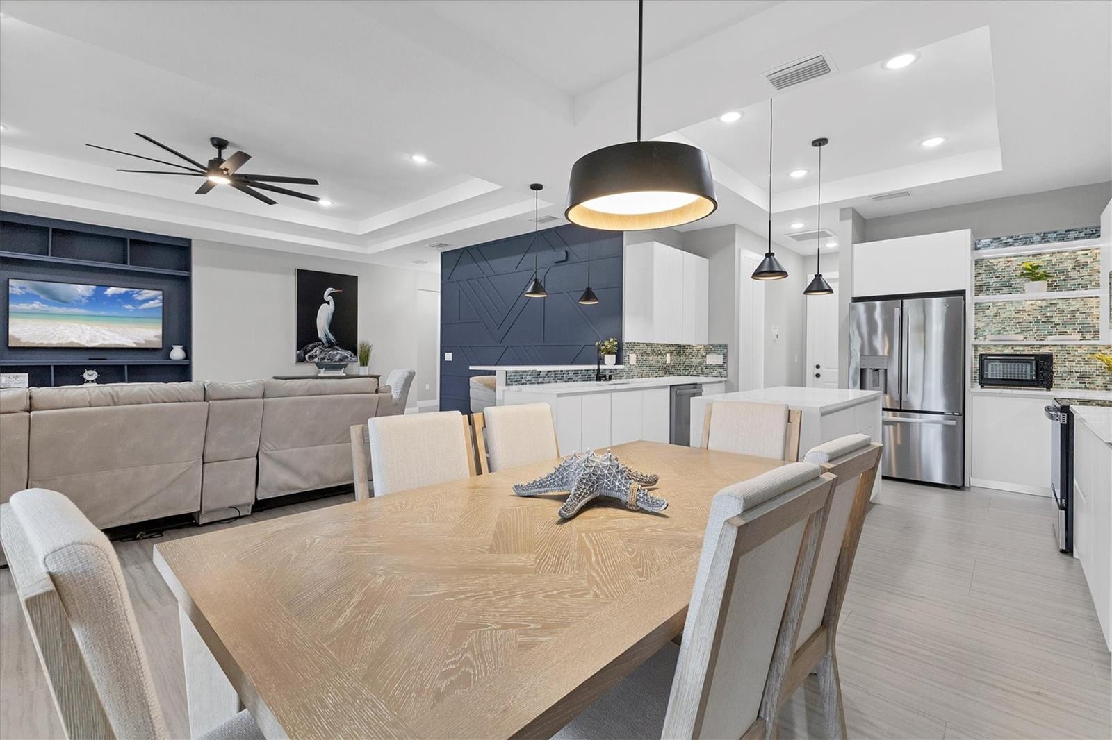 ROTONDA LAKES - Residential