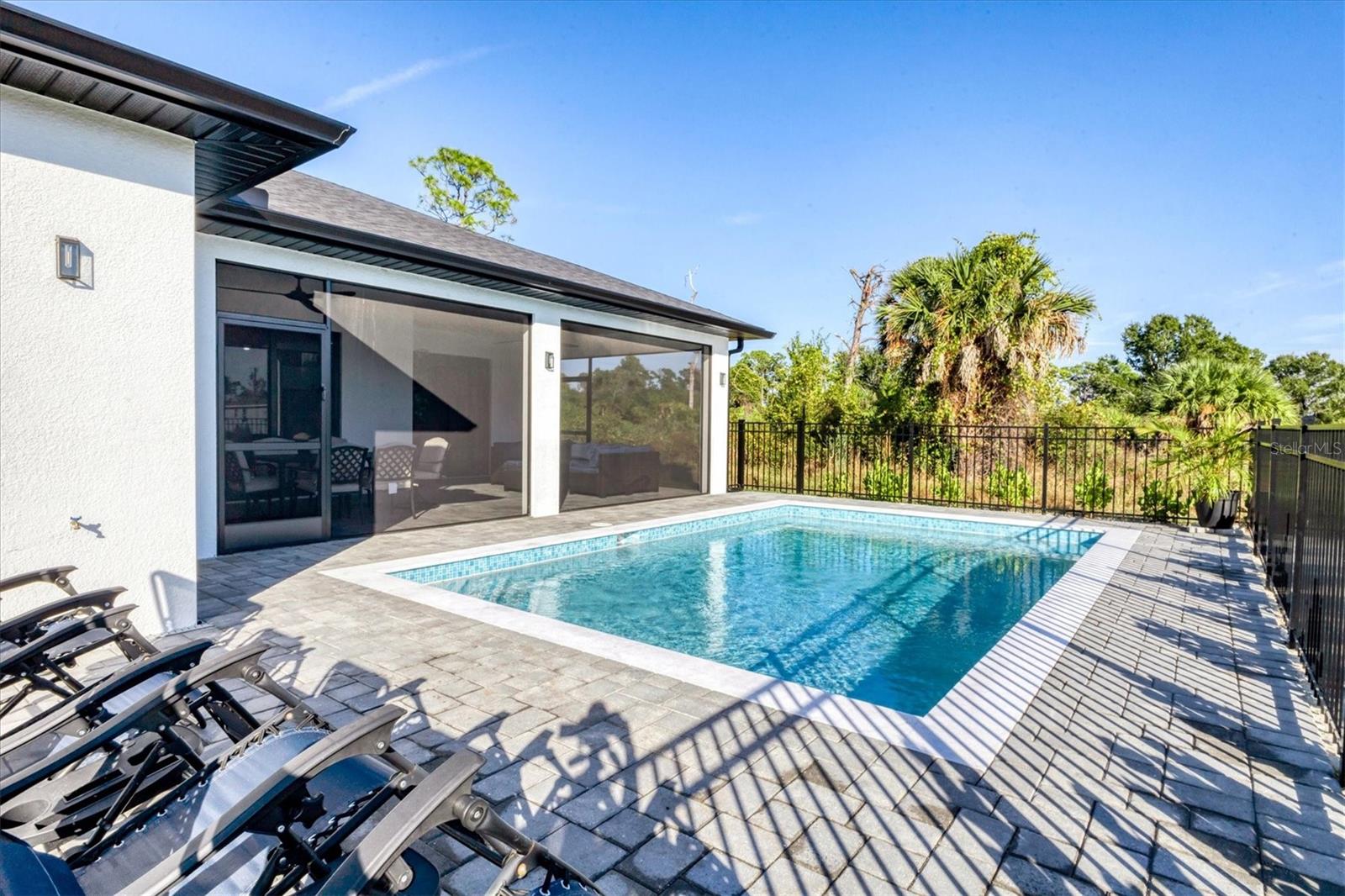 ROTONDA LAKES - Residential