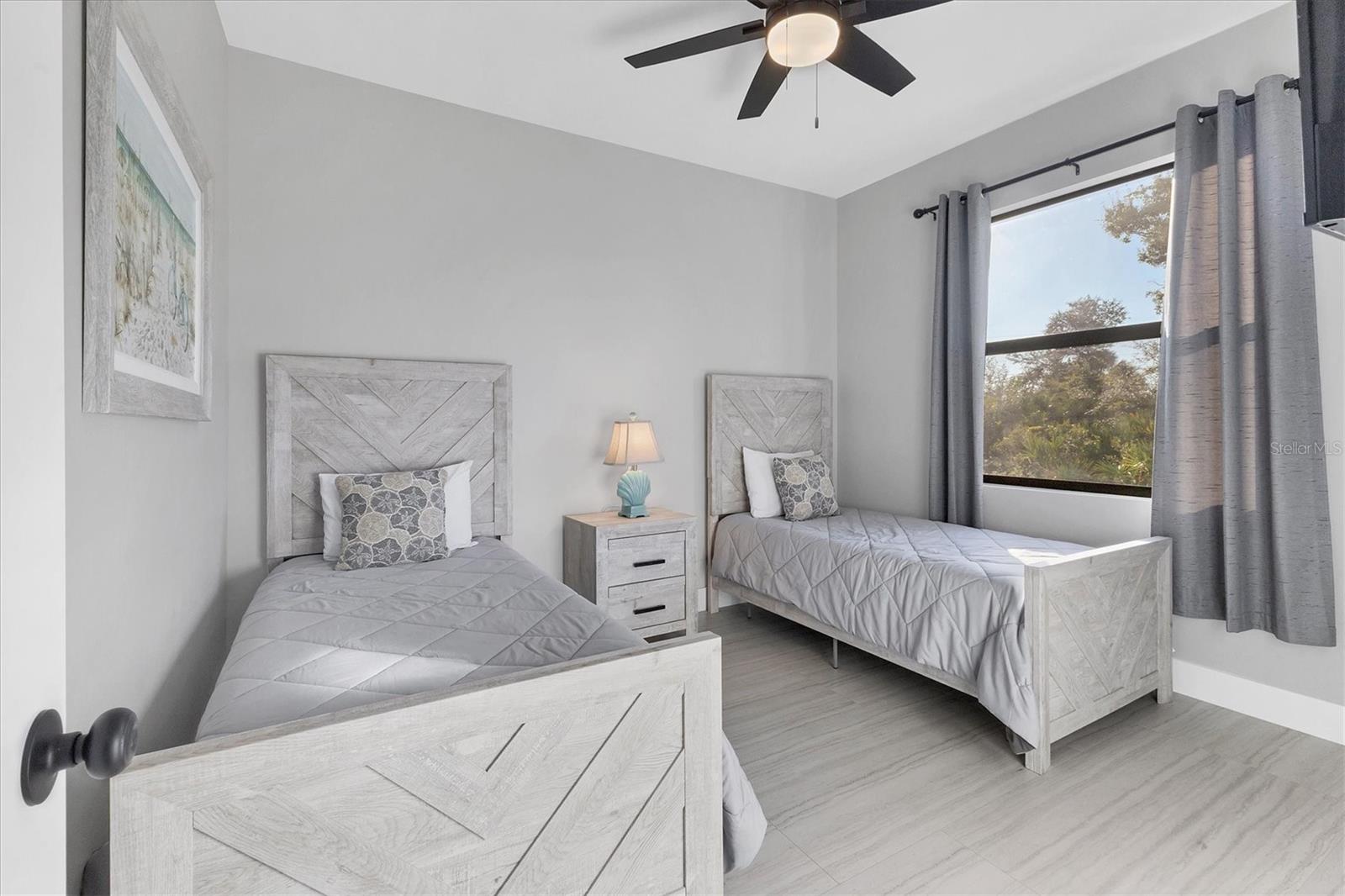 ROTONDA LAKES - Residential