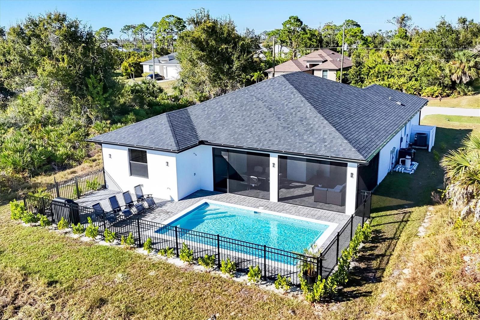 ROTONDA LAKES - Residential