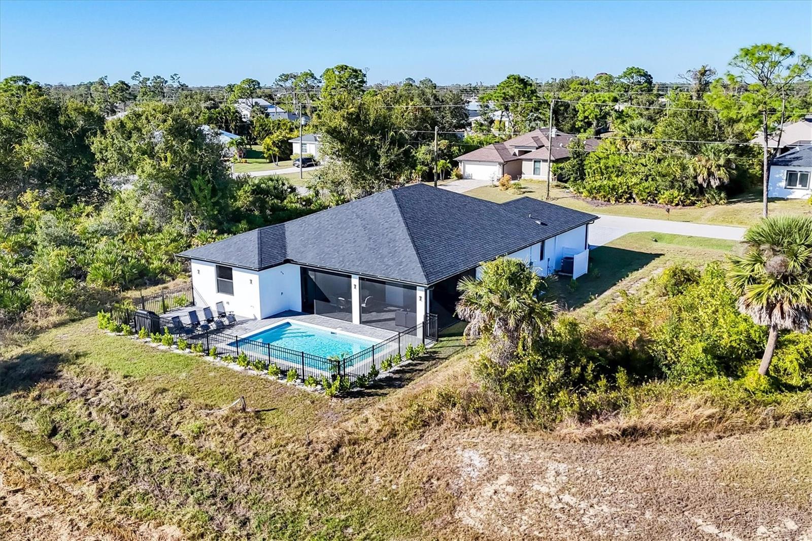 ROTONDA LAKES - Residential