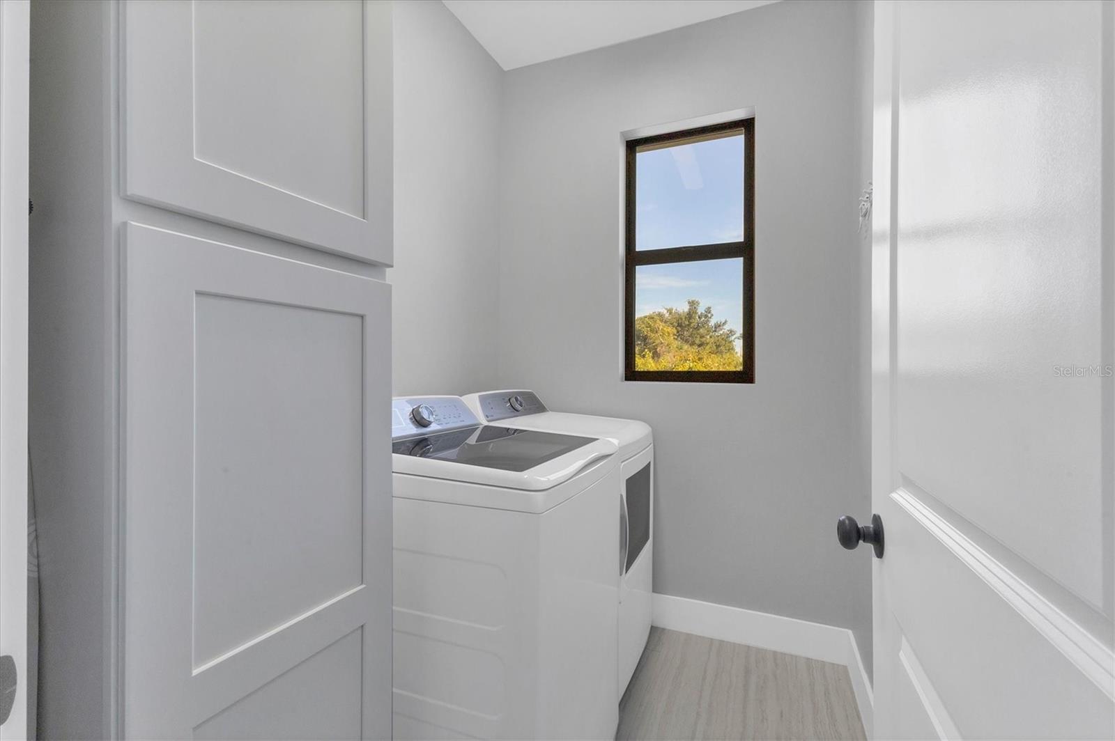 ROTONDA LAKES - Residential