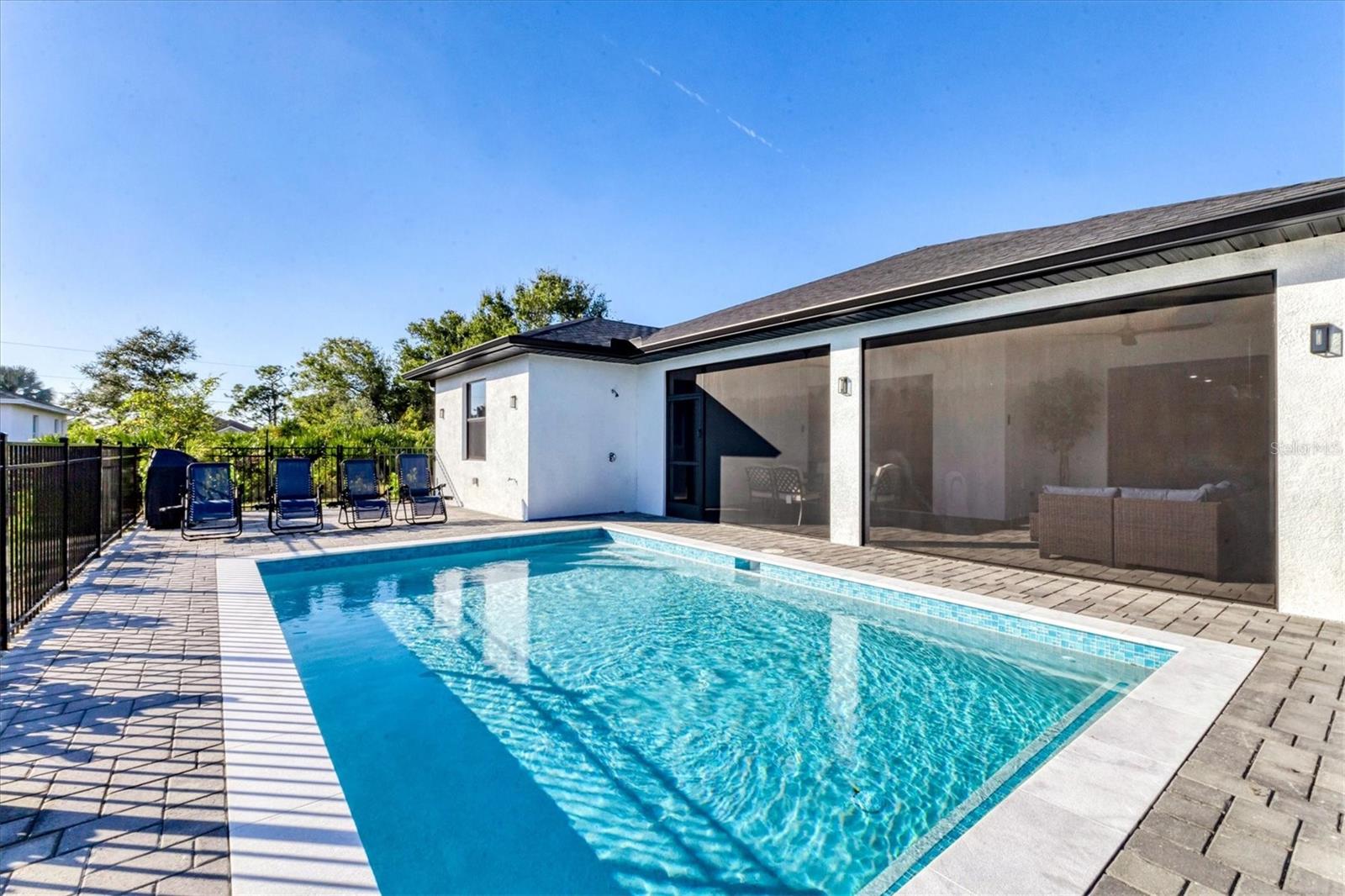 ROTONDA LAKES - Residential