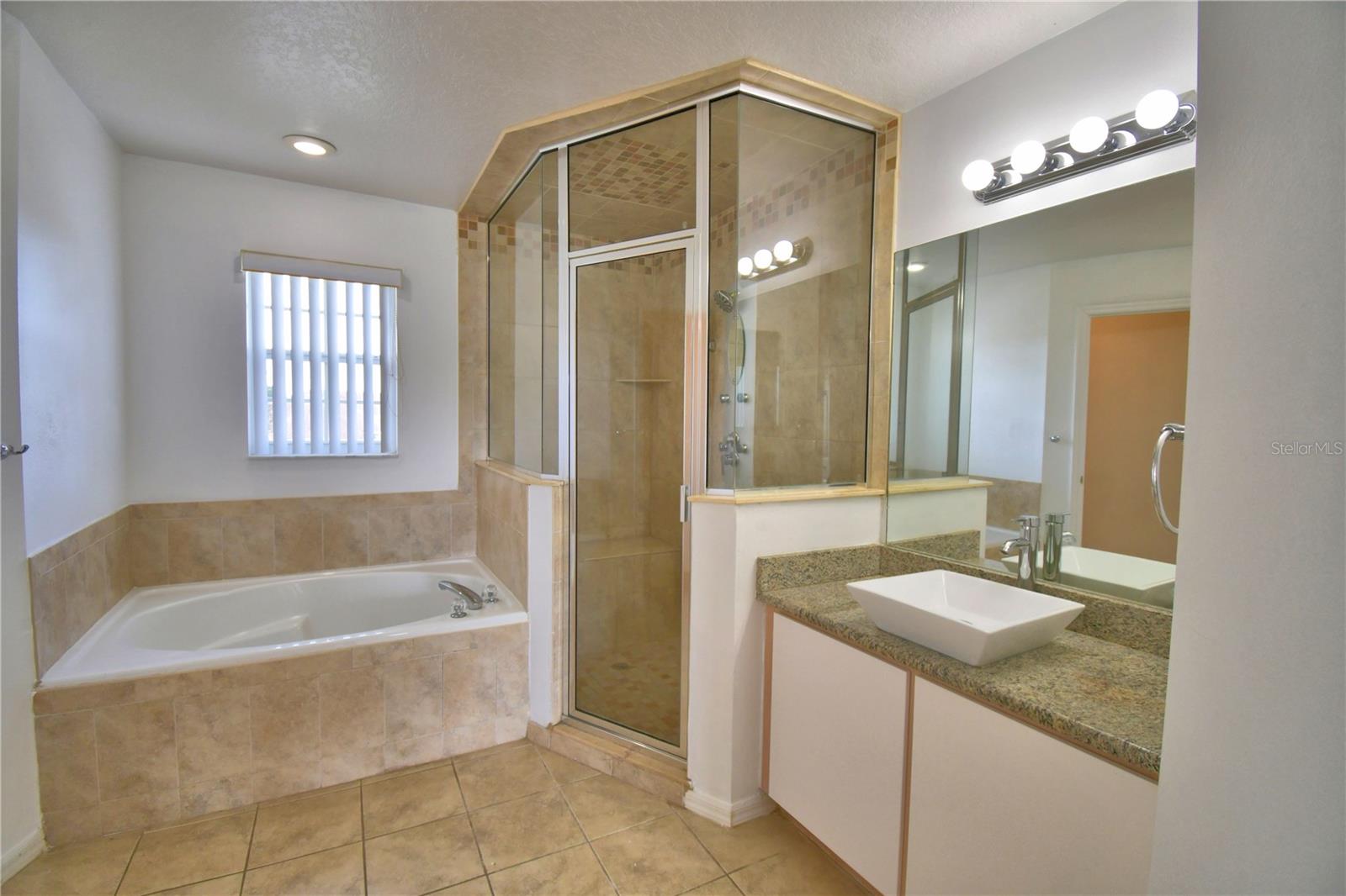 DAHLIA RESERVE AT CRESCENT LAKES - Residential Lease