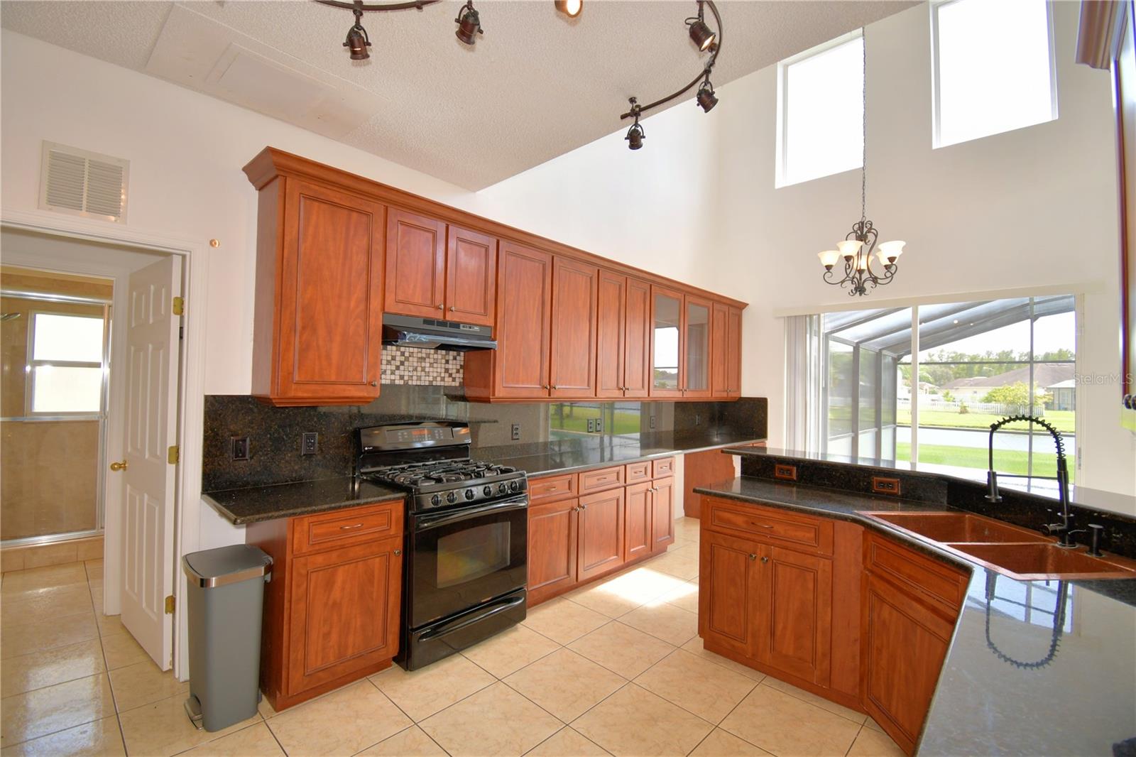 DAHLIA RESERVE AT CRESCENT LAKES - Residential Lease