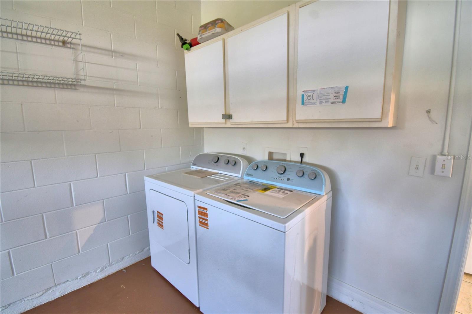 DAHLIA RESERVE AT CRESCENT LAKES - Residential Lease
