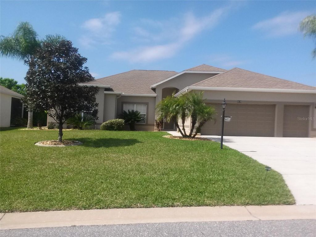 Photo of 5630 Belle Terre Drive, Leesburg, FL 34748 (MLS # G5108334)