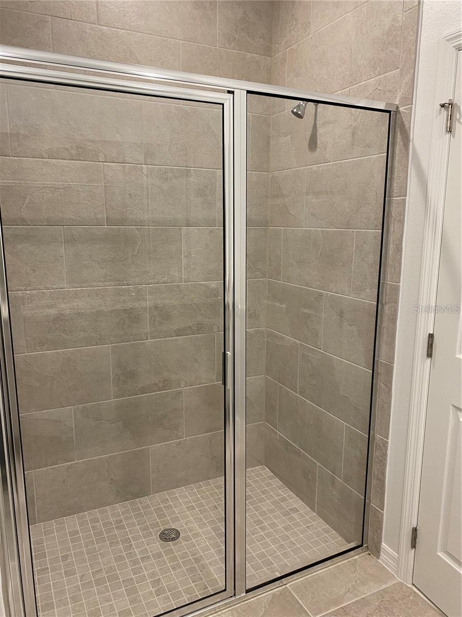 WATERBROOKE - Residential Lease