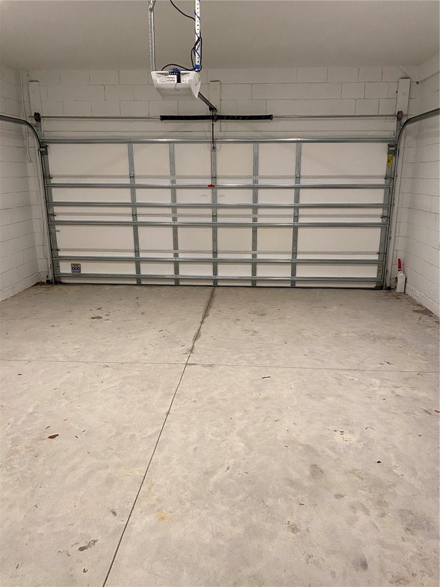 WATERBROOKE - Residential Lease