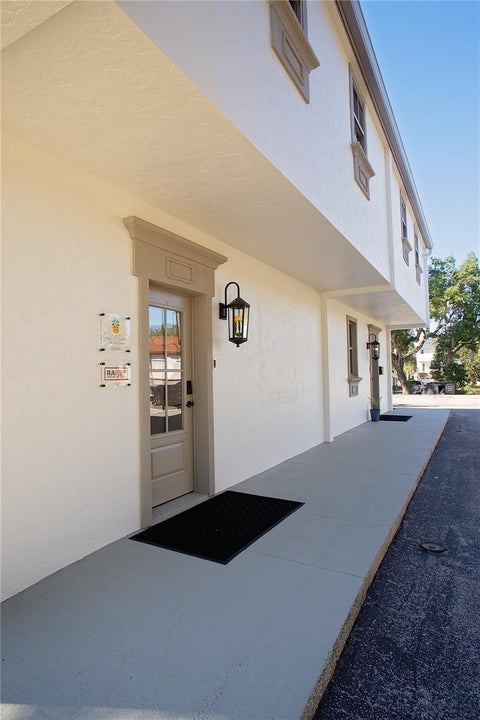 Tiny photo for 521 SE 2nd Street, Ocala, FL 34471 (MLS # OM728853)