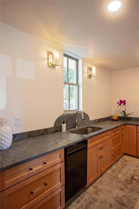 Tiny photo for 521 SE 2nd Street, Ocala, FL 34471 (MLS # OM728853)
