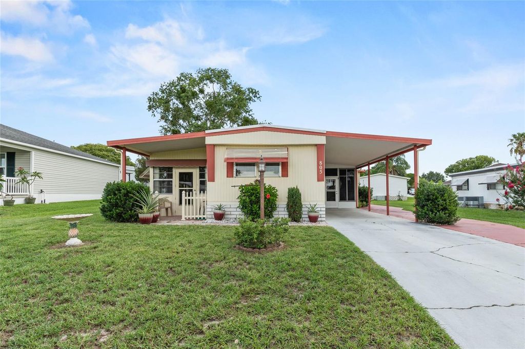 Photo of 805 Royal Palm Avenue, The Villages, FL 32159 (MLS # G5099231)