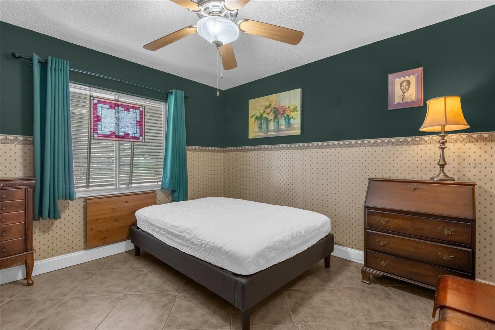 GROVEVIEW VILLAGE 1ST ADD REP - Residential