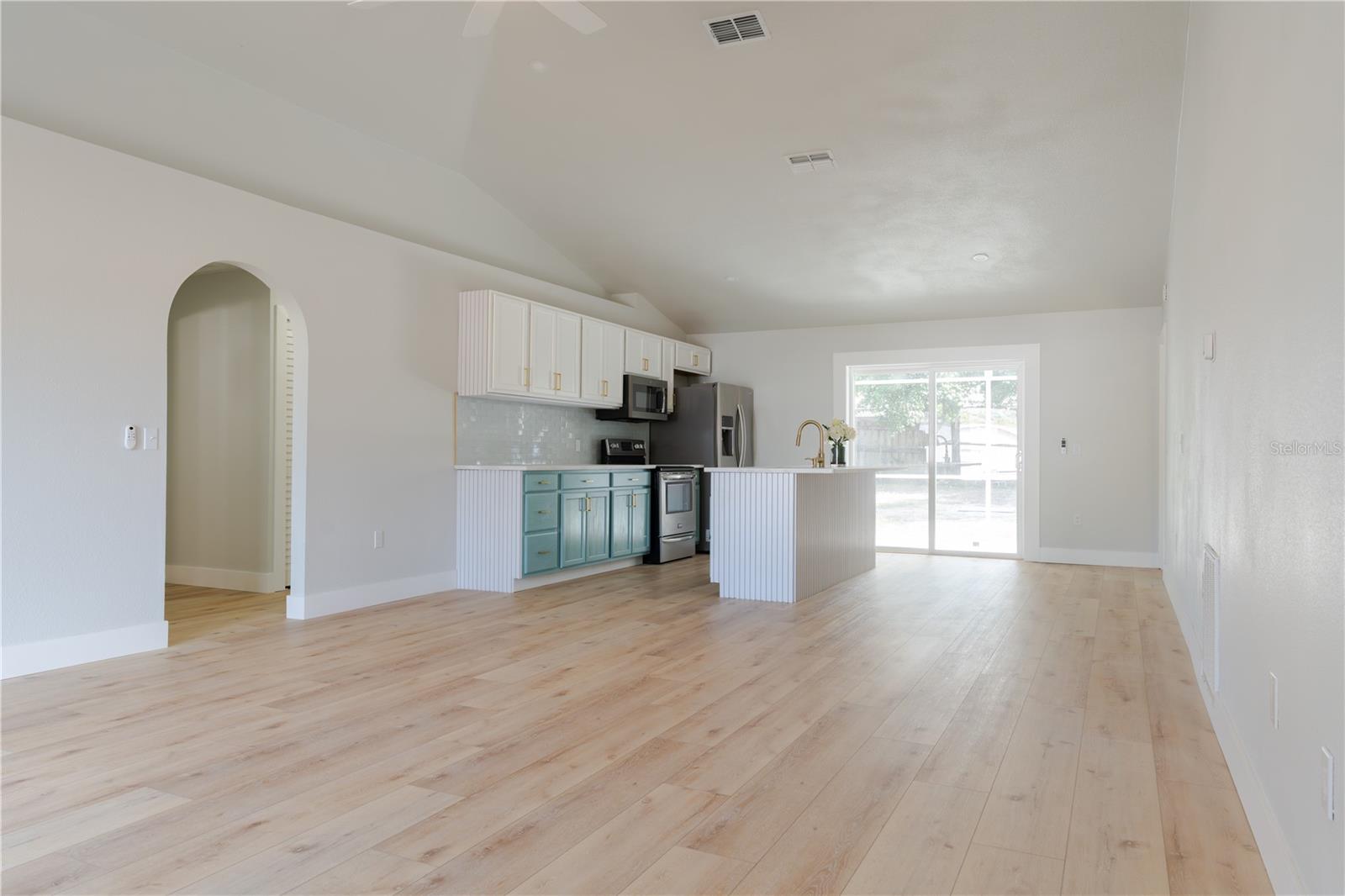 SPRING HILL - Residential