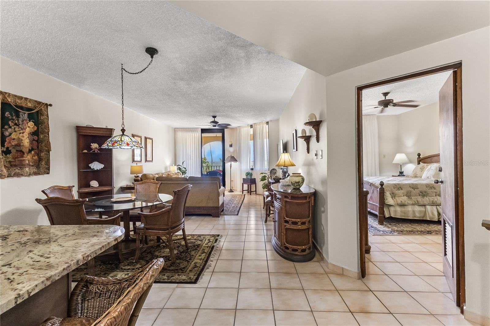 190 CANDELERO DR 228