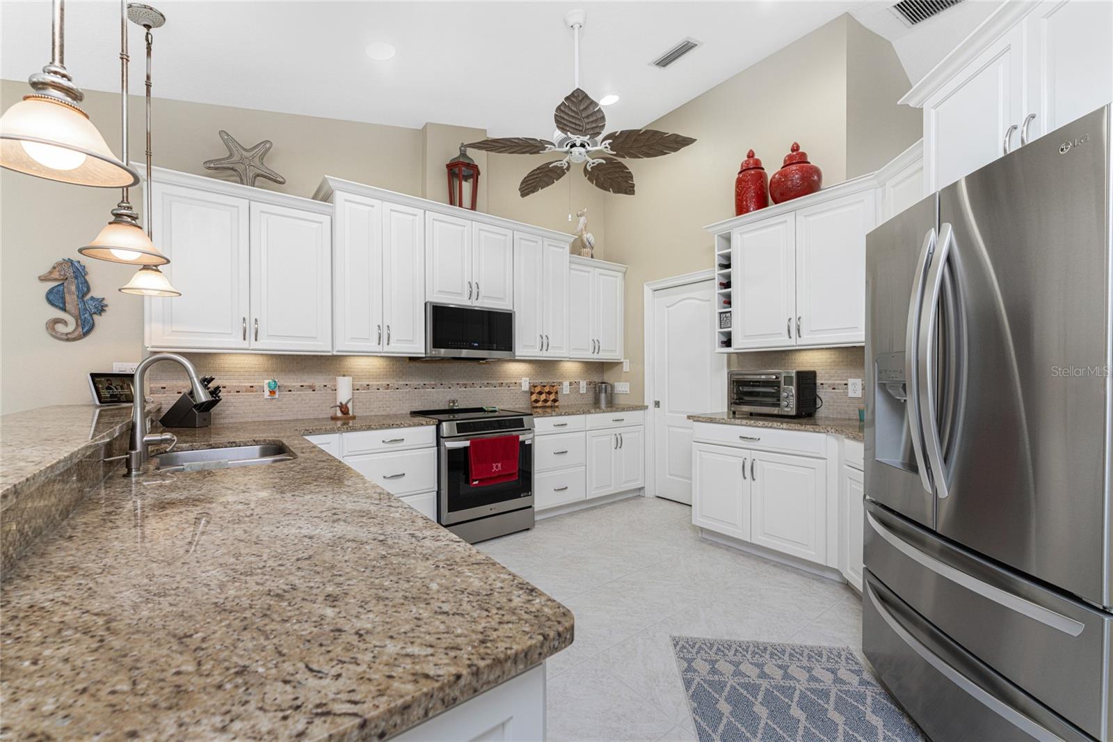 THE LAKES OF JACARANDA - Residential