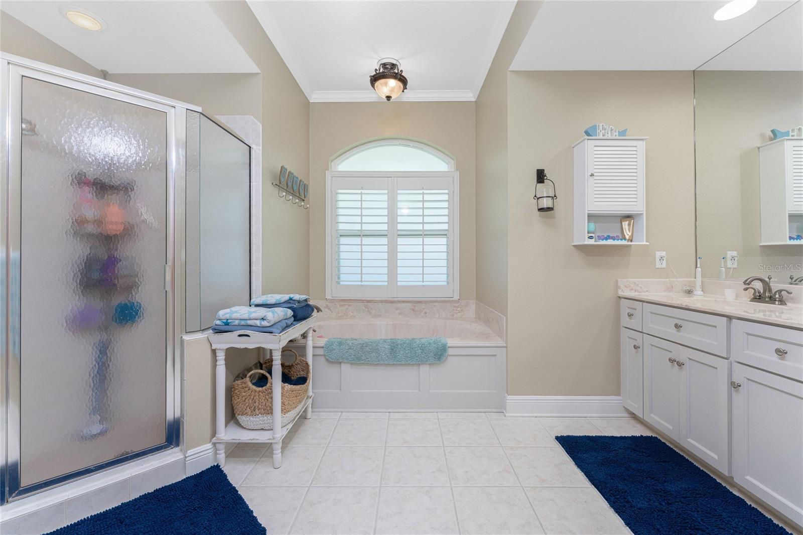 THE LAKES OF JACARANDA - Residential