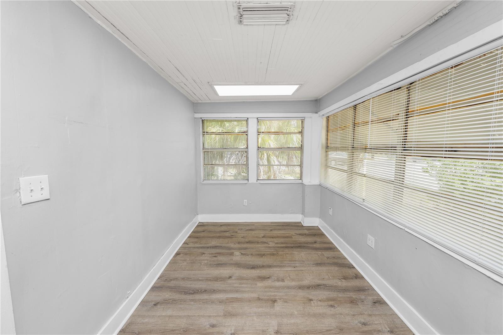 SULPHUR SPGS ADD - Residential