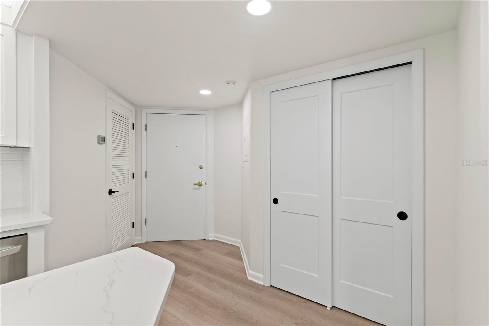400 E COLONIAL DRIVE 402