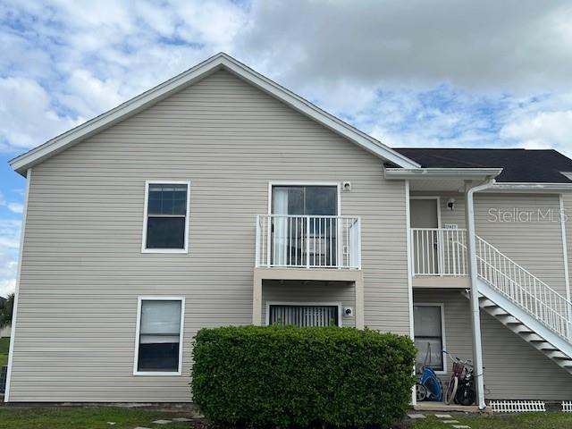 WELL MAINTAINED UPSTAIRS UNIT AT DESIRABLE SHADOW BAY. 2 BEDROOM 2 BATH WITH EAT IN KITCHEN, INTERIOR LAUNDRY, ENGINERRED HARDWOOD FLOORS, PORCH. IT IS CONVENIENTLY LOCATED WITH ACCESS TO MAJOR ROADS, SHOPPING AND ATTRACTIONS BUT STILL SECLUDED FOR THE NEEDED PRIVACY AFTER A HECTIC DAY. MUST SEE TO APPRECIATE!