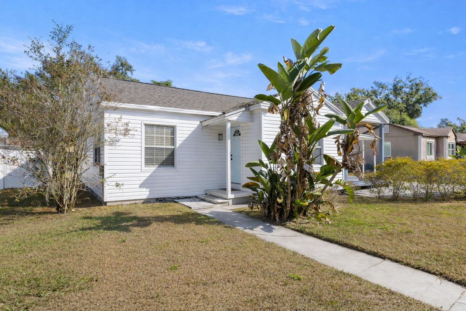 911 W CANDLEWOOD AVENUE