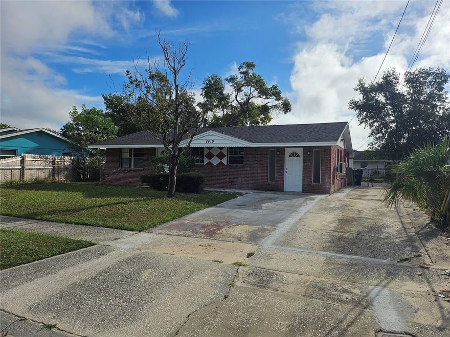 Here is your chance to rent this Large Studio Unit attached to the Main house. Enjoy the large remodeled updated living space, includes a full bath, new AC unit and lots of Parking. Water and Electric included in rent!