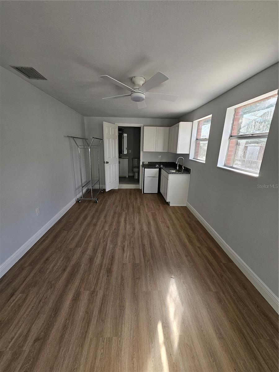 NORTHVIEW HILLS UNIT 1 - Residential Lease