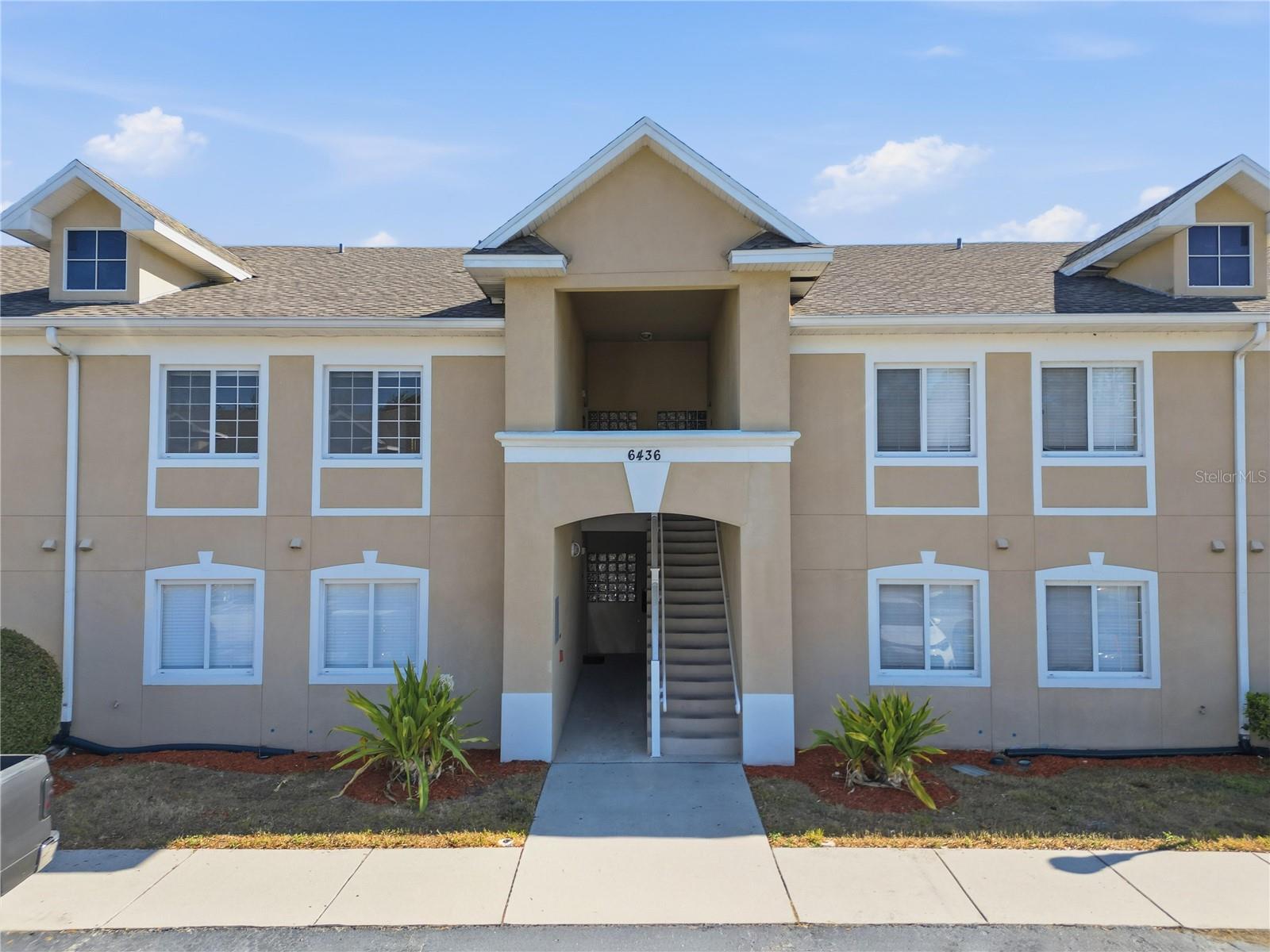 VILLAGES OF BLOOMINGDALE CONDO - Residential Lease