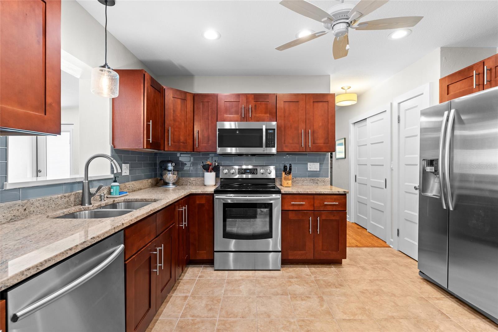 LAKE LOUISE - Residential