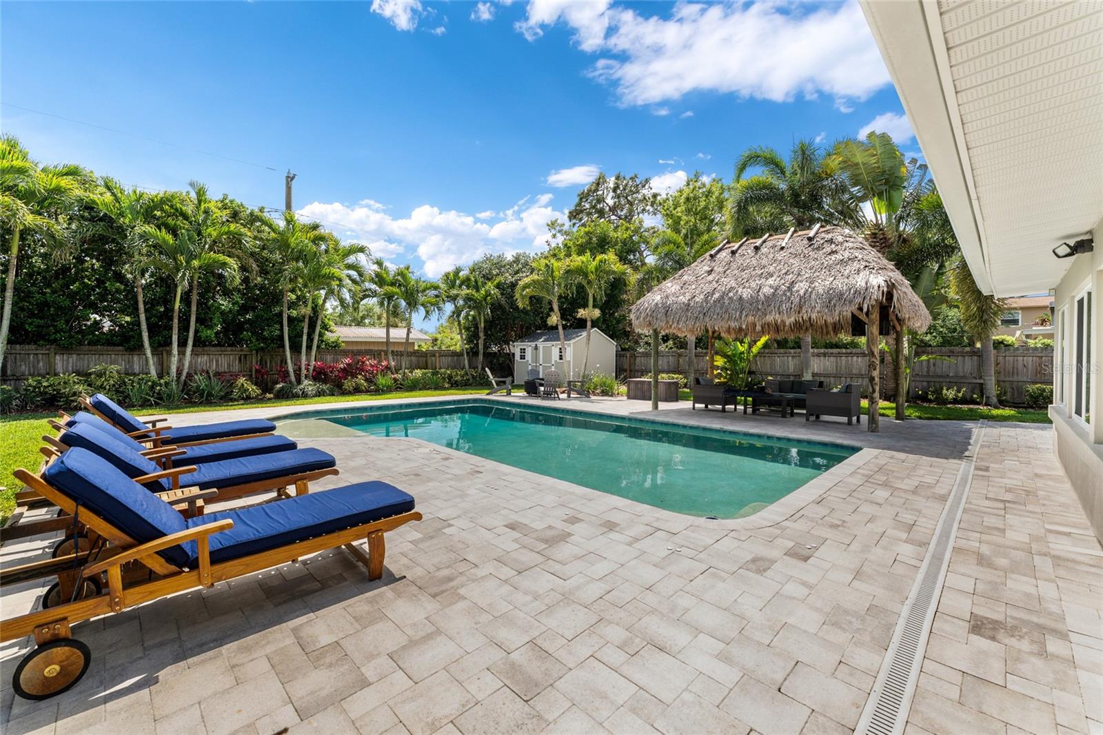 LAKE LOUISE - Residential