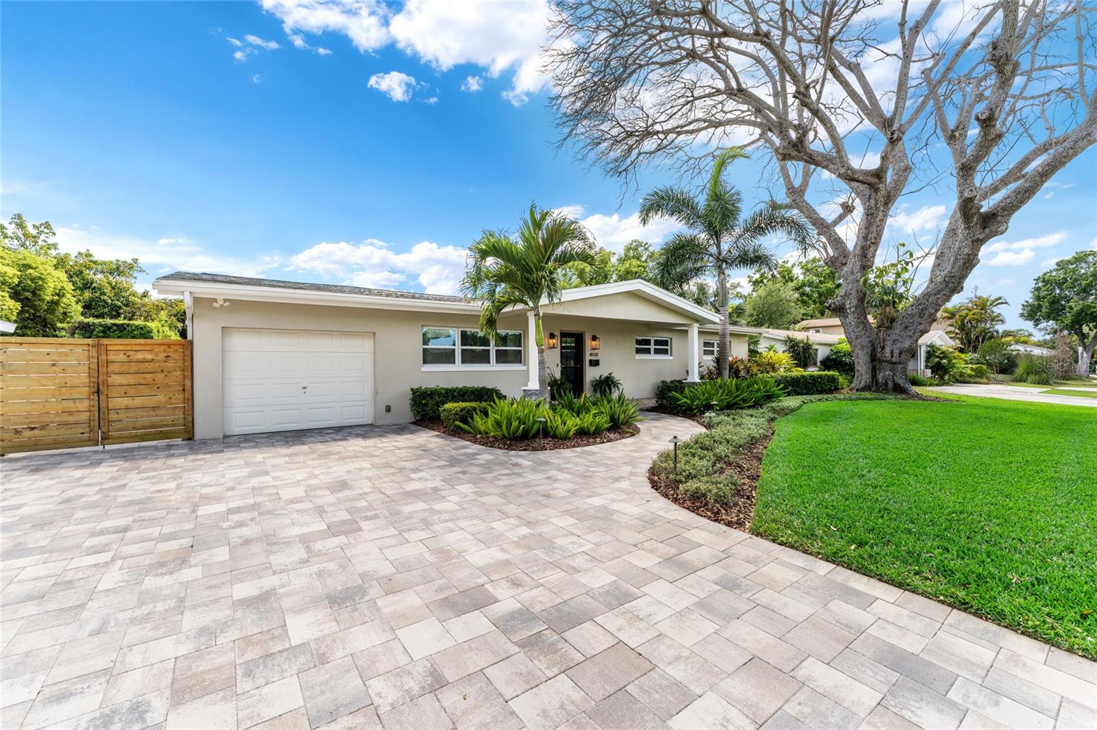 LAKE LOUISE - Residential