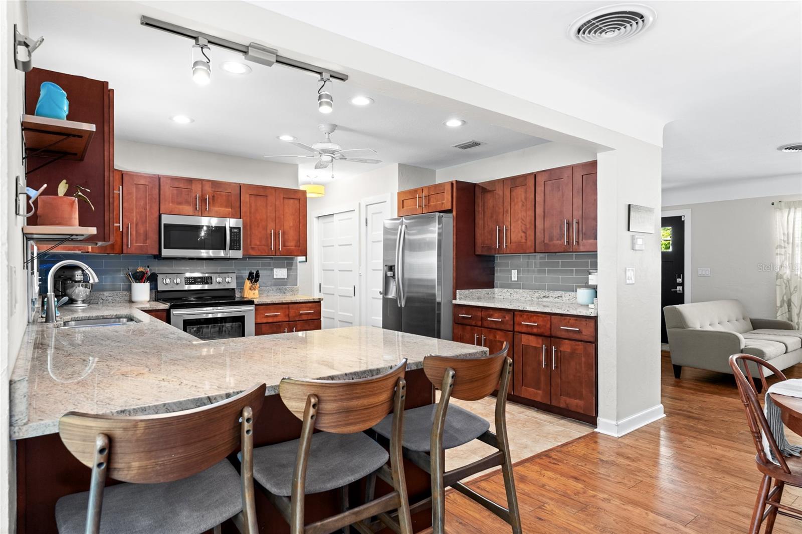 LAKE LOUISE - Residential