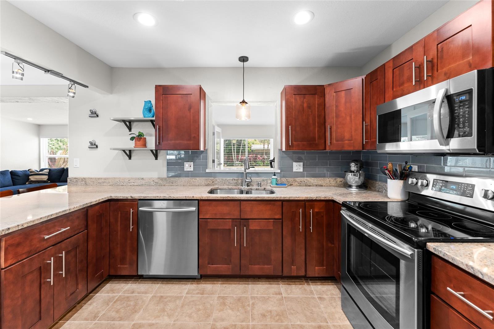 LAKE LOUISE - Residential