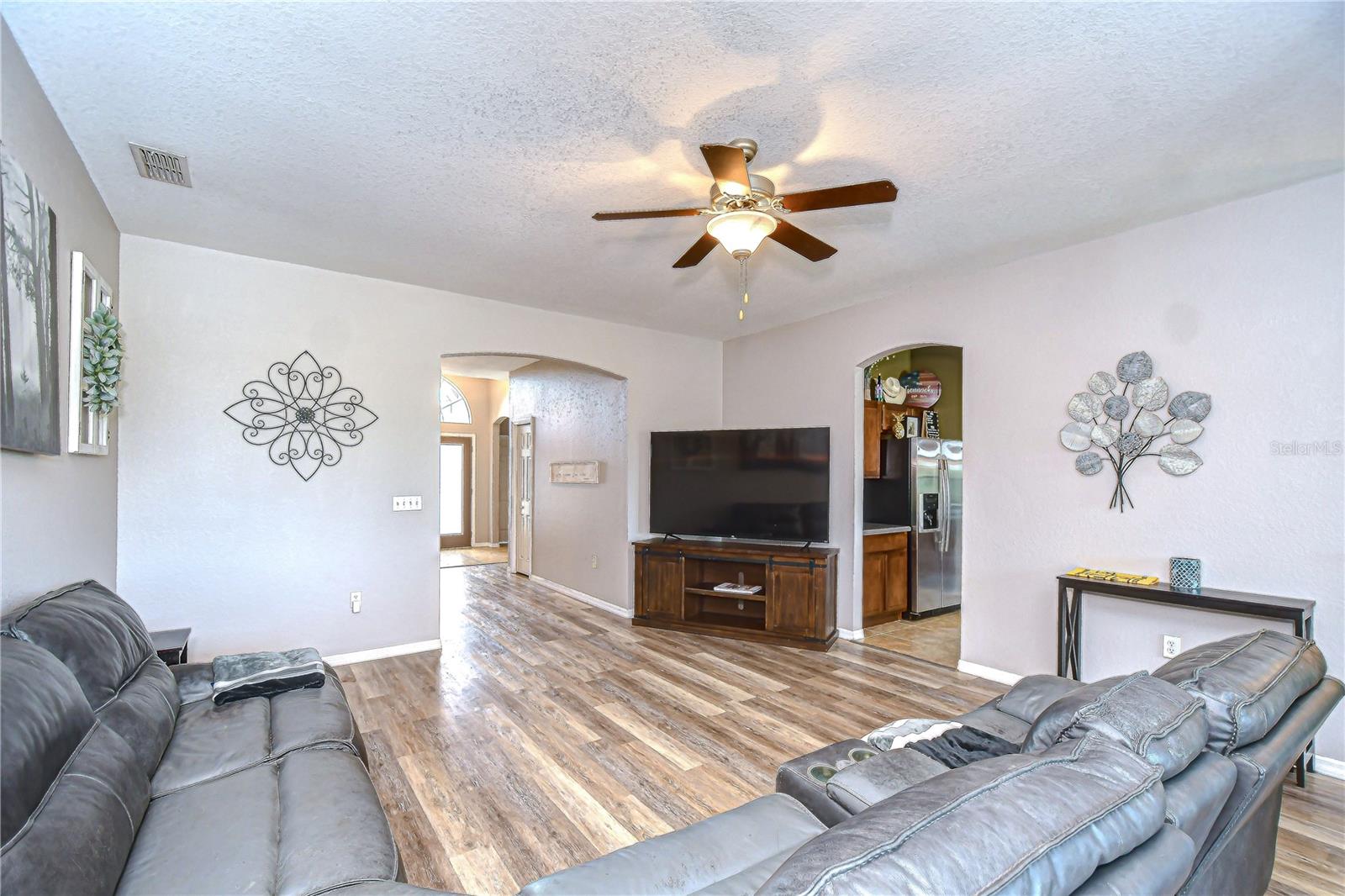 6519 TWIN BRIDGES DRIVE
