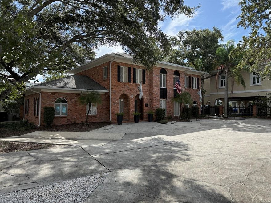 Excellent office location directly on Dale Mabry Hwy with ample parking.  Second floor fully built out office space for lease.  6 private office with access to restrooms and kitchen on 1st floor.