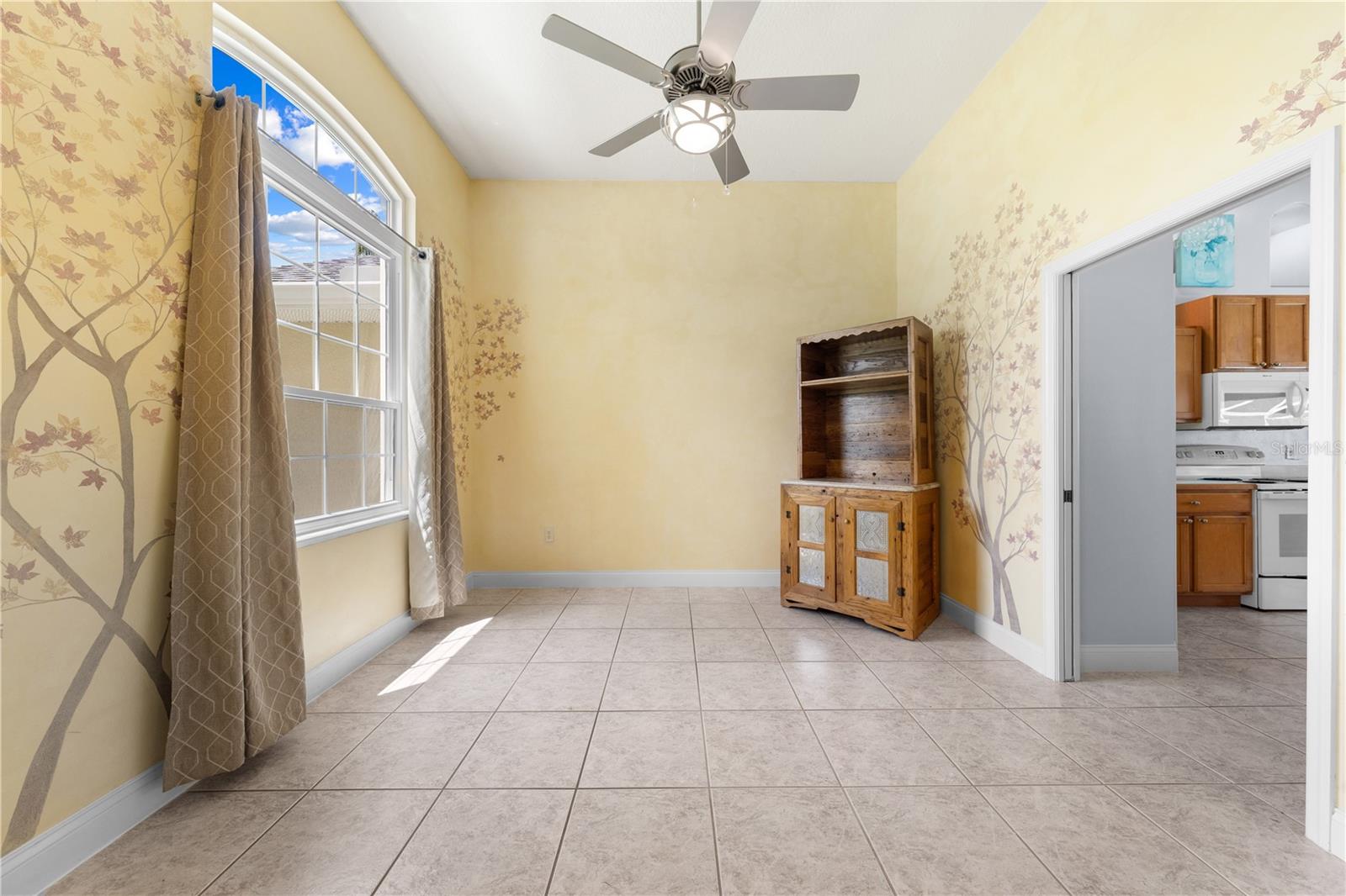 6985 RANCHERO COURT