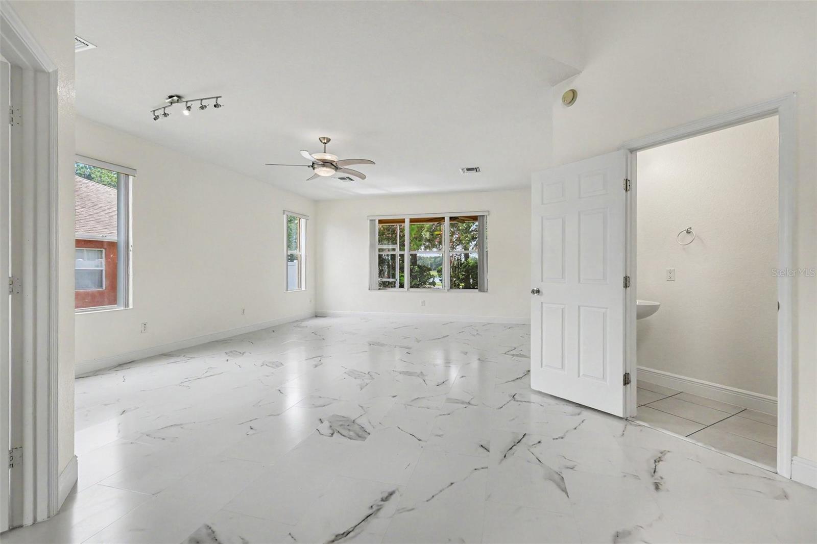 4014 SW 51ST COURT